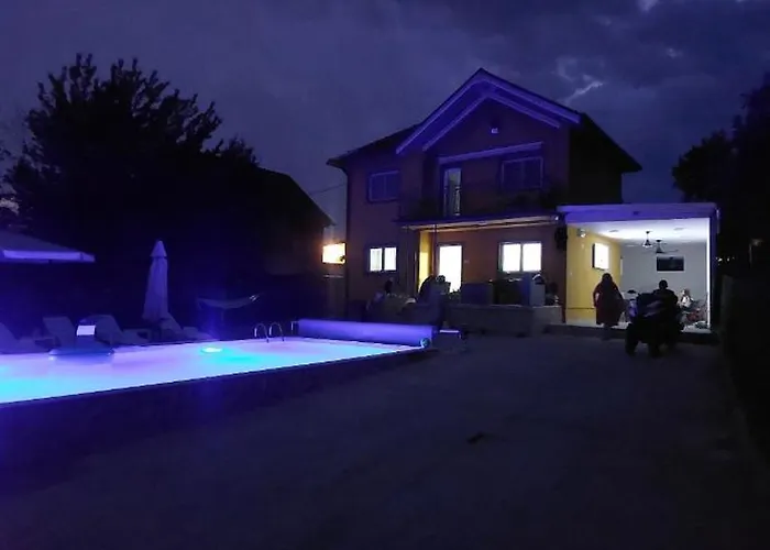 Bazen Jelasnica Privatna Soba Sa Kupatilom Apartment *