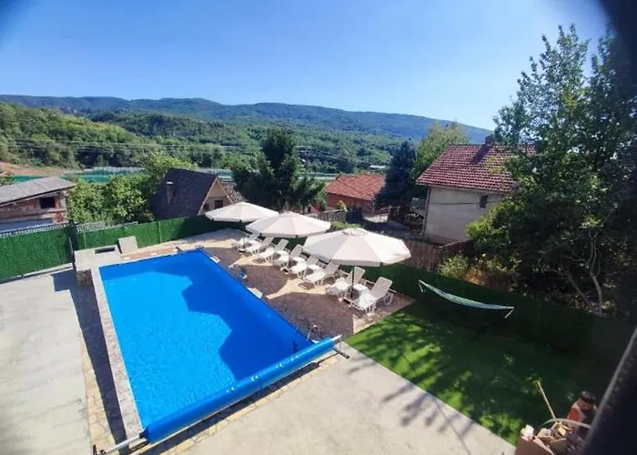 Apartment Bazen Jelasnica Privatna Soba Sa Kupatilom Nis