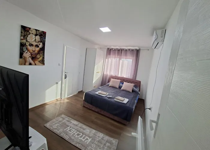 Apartment Bazen Jelasnica Privatna Soba Sa Kupatilom