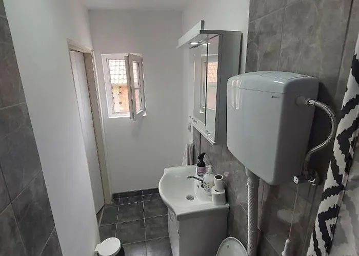 Bazen Jelasnica Privatna Soba Sa Kupatilom Apartment